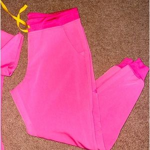 Figs Neon pink Zamoras